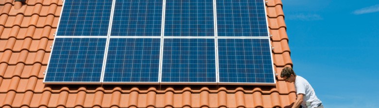 Energie solară vs. energie tradițională: Care sunt economiile și avantajele financiare pe termen lung?