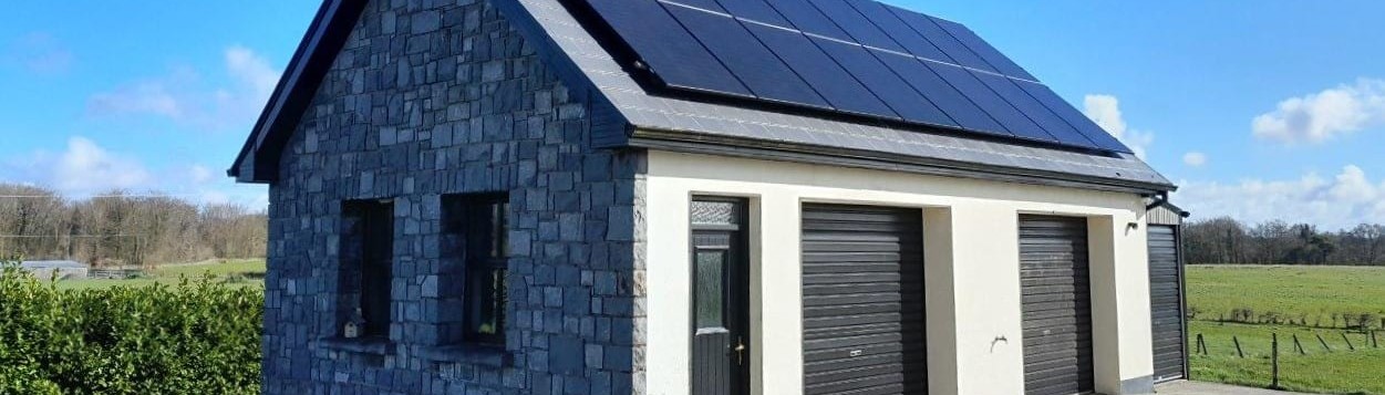 Panouri solare pentru clădirile de apartamente: Ce soluții există pentru asociațiile de proprietari