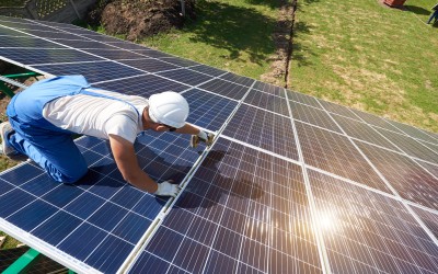 Autoconsumul de energie solară: Cum să maximizezi utilizarea energiei produse de panouri